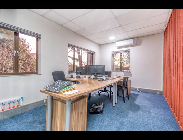 625M² OFFICE FOR SALE IN PARKTOWN
